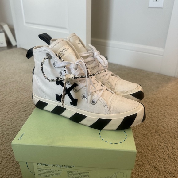 Off-White Mid Top Vulcanized Canvas - Picture 3 of 7